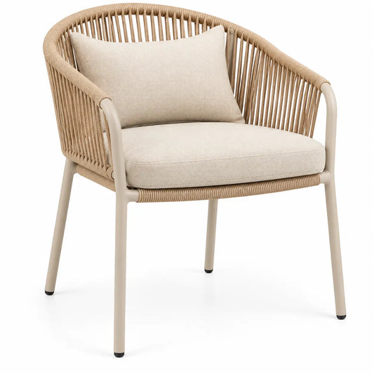 Sillón con estructura abierta con detalles de entramado, beige y marrón